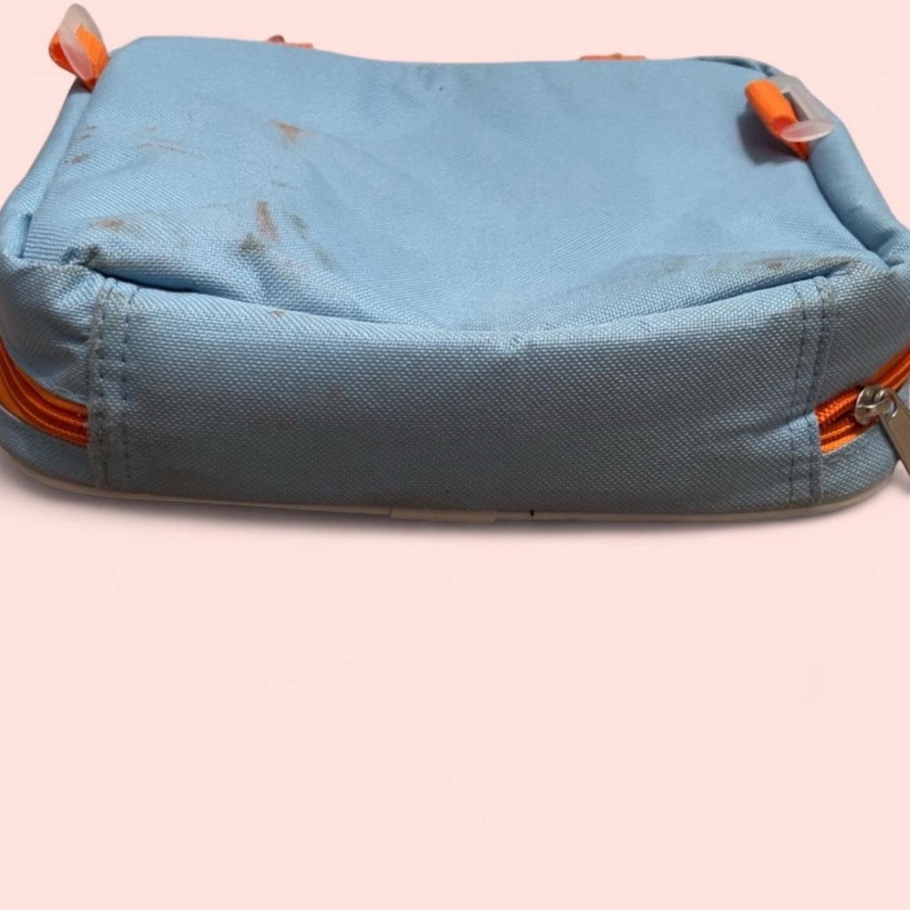 Insulated Bluey Lunchbox Featuring Bluey & Bingo Zip Up Lunch Bag - Picture 3 of 5